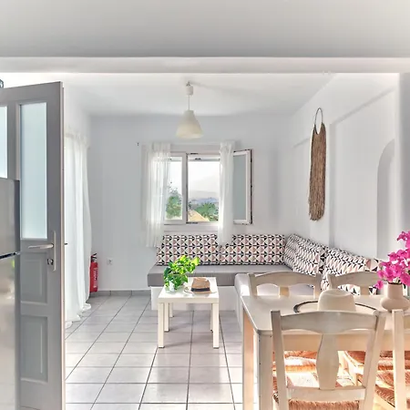 Cleopatra Seaside Homes, Logaras, Paros