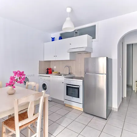 Cleopatra Seaside Homes, Logaras, Paros *