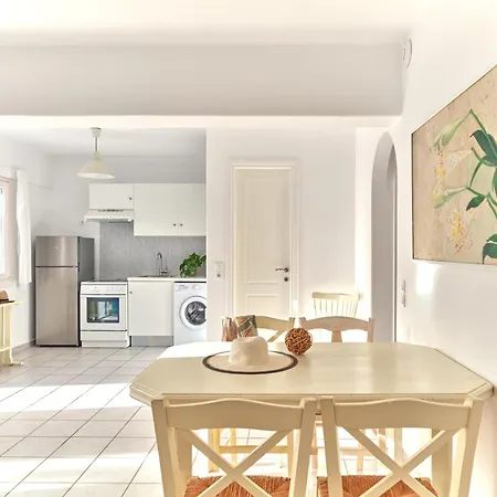 Cleopatra Seaside Homes, Logaras, Paros *