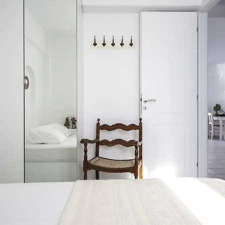 Cleopatra Seaside Homes, Logaras, Paros Πίσω Λιβάδι