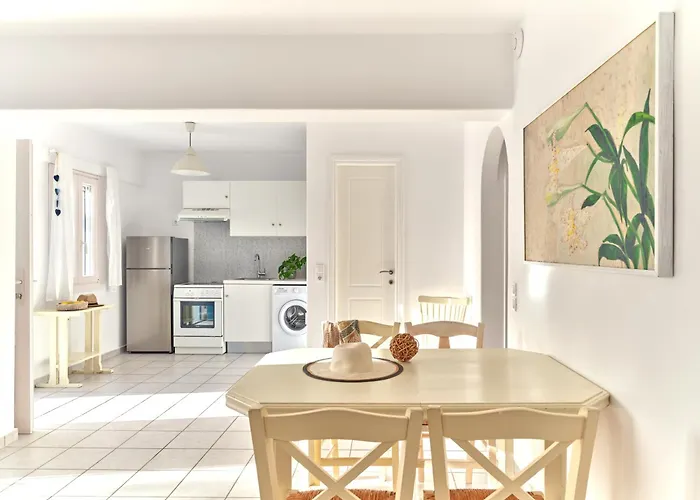 Cleopatra Seaside Homes, Logaras, Paros *